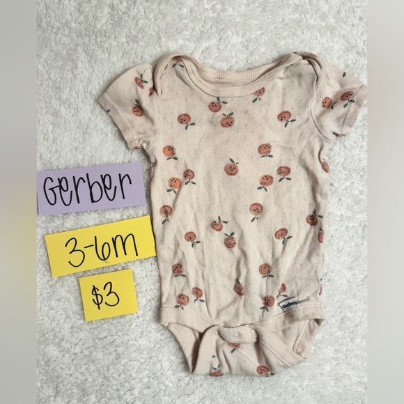 NWOT Gerber Peaches & Cream Infant Onesie Bodysuits, 3-6 Months, 2 pack - Picture 2 of 3